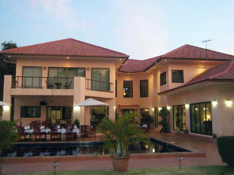 Mukdahan Manor B&B Ngoại thất bức ảnh